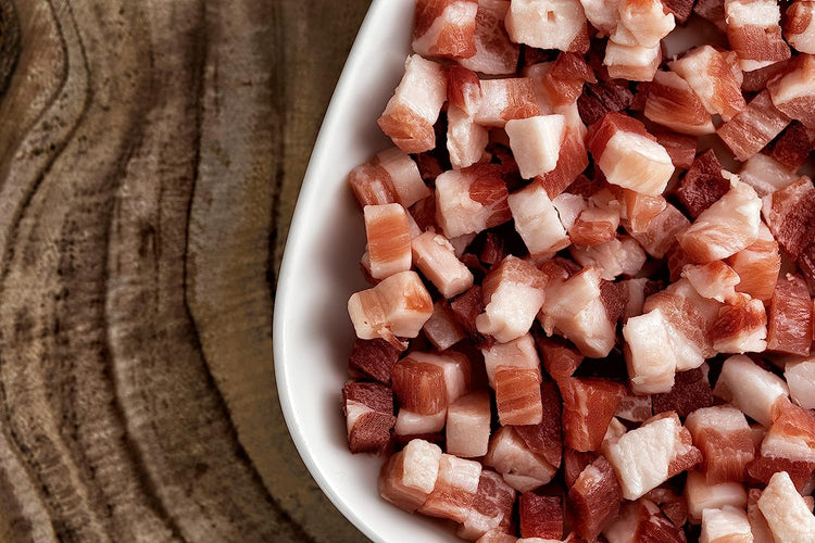 Geräucherter Bauchspeck • geschnitten, herzhaft rauchigem Aroma – 1kg Speck vom Bauch für Eintöpfe, Bacon, Bauchspeck für Rührei, grüne Bohnen, Carbonara, Speck & Schweinebauch für Grill, Grillfackeln - Feinkost Delikatessen: Wurst und Fleisch Spezialitäten | Wurst-Fleisch.com