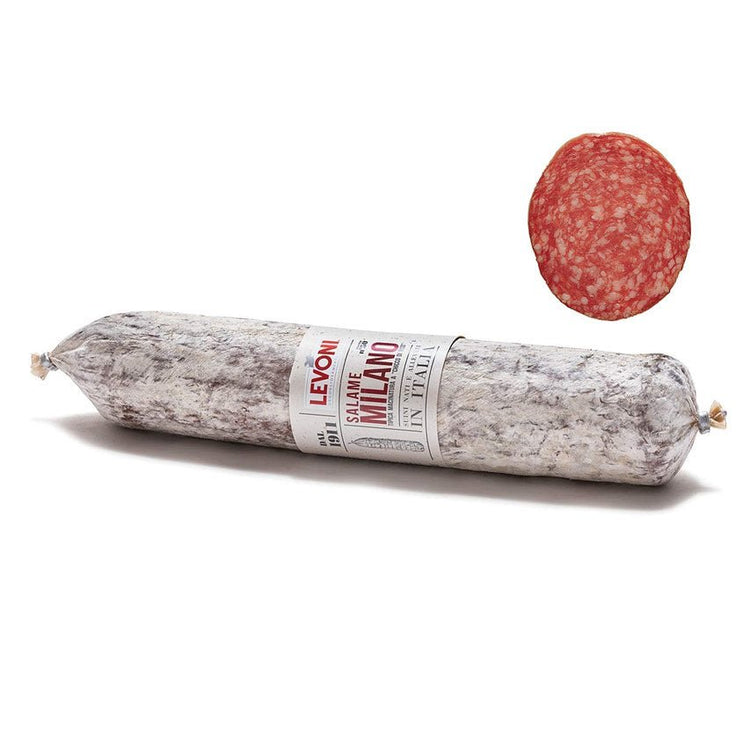 Salame Milano" Mailänder Salami Halb à 1,64kg – Köstliche Tradition aus Mailand: Die einzigartige Salami Milano – Levoni: Qualität aus Italien - Feinkost Delikatessen: Wurst und Fleisch Spezialitäten | Wurst-Fleisch.com