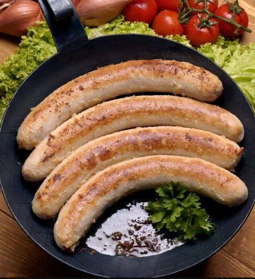 Weihnachtsbratwurst in Butter gebraten